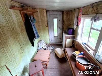 Parduodama 1/2 dalis Gyvenamojo Namo su ūkiniais pastatais Jonavos rajone, Užusalių k., Saulės g. 5, pradinė kaina 9100 EUR