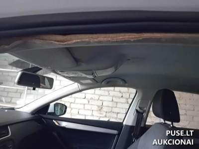 Parduodamas automobilis Škoda Octavia 2015 m. benzininis 132 kW aukcione nuo 2800 EUR