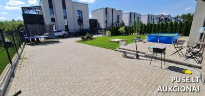 523/1056 dalis žemės sklypo Vilniaus rajone, Didžiasalio k. su gyvenamuoju namu 10500 EUR