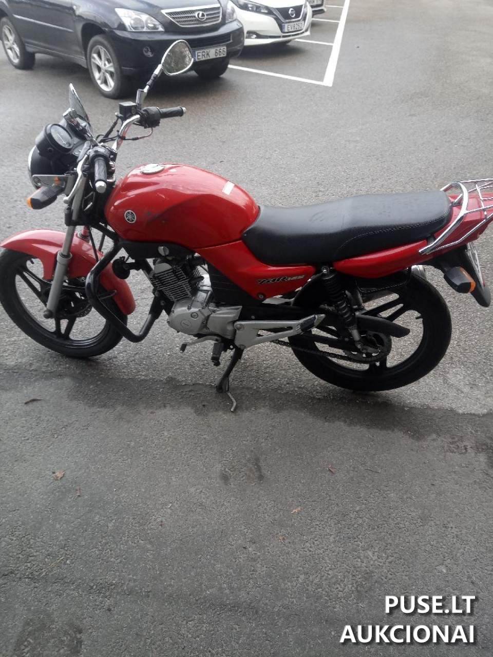 Yamaha YBR125 Motociklas 3