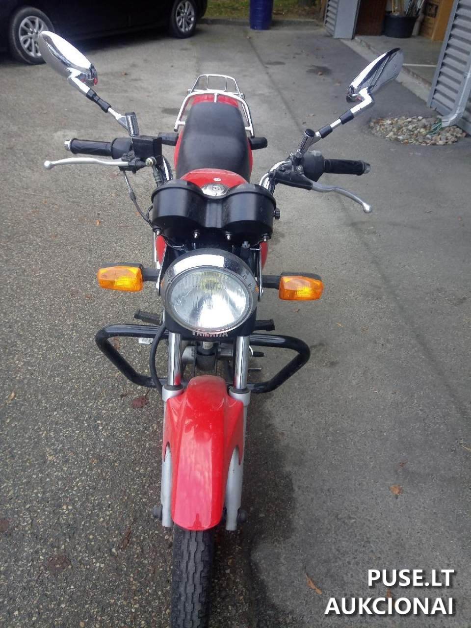 Yamaha YBR125 Motociklas 4