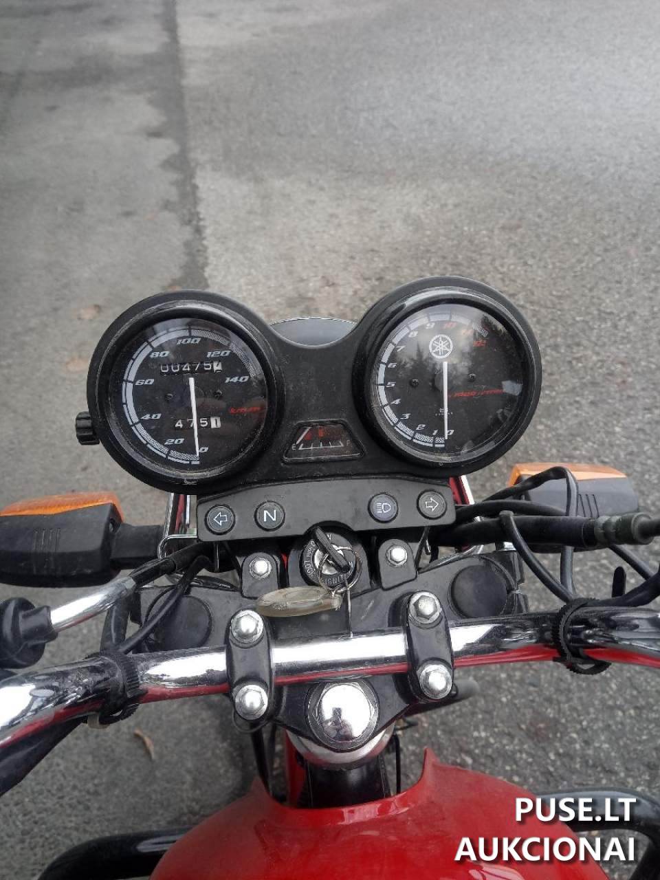 Yamaha YBR125 Motociklas 6