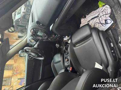 Parduodamas MINI Cooper S Countryman ALL4 2021 m. benzininis automobilis pradine kaina 15000 EUR