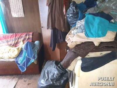 1/2 Dalies gyvenamojo namo su ūkiniais pastatais Mažeikiuose, Sandėlių g. 6, kaina nuo 2500 EUR