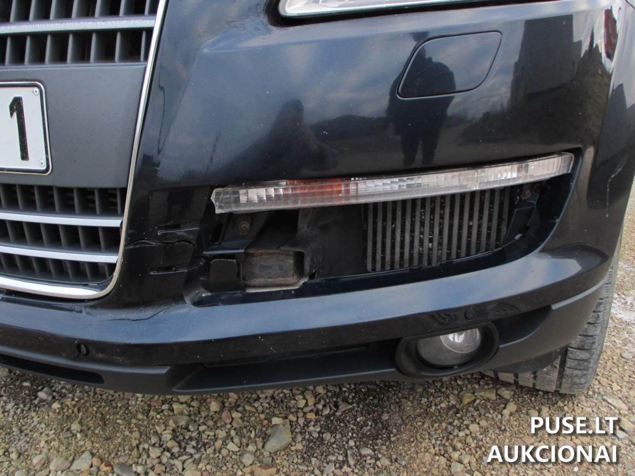 AUDI Q7 Keleivinis automobilis 1