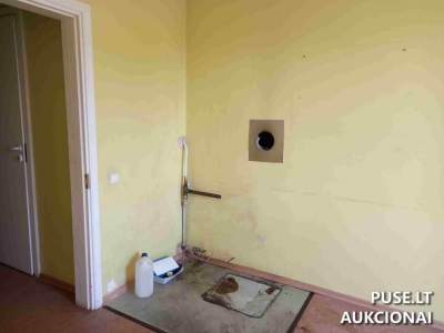 Parduodamas 358 kv.m administracinis pastatas Raseinių r., Paliepiuose, pradinė kaina 8745 EUR