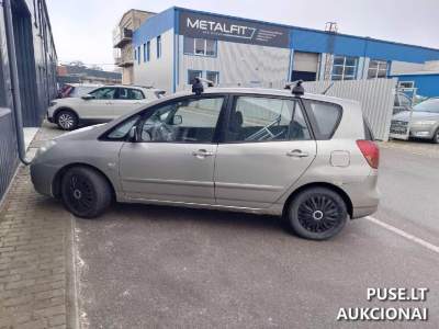 Parduodamas keleivinis automobilis TOYOTA COROLLA VERSO 2002 m. (pilka spalva) viešame aukcione nuo 800 EUR