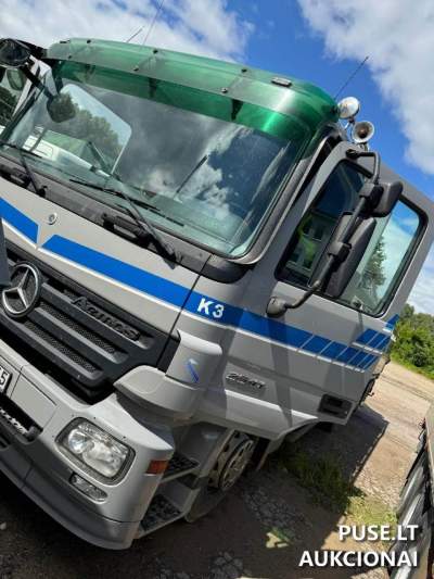 Komercinis krovininis automobilis MERCEDES BENZ 2641 (2008 m.) aukcionas, pradinė kaina 22400 EUR