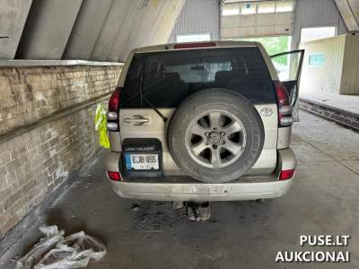 DYZELINĖ TOYOTA LAND CRUISER 2007 m. automobilis aukcione nuo 4000 EUR