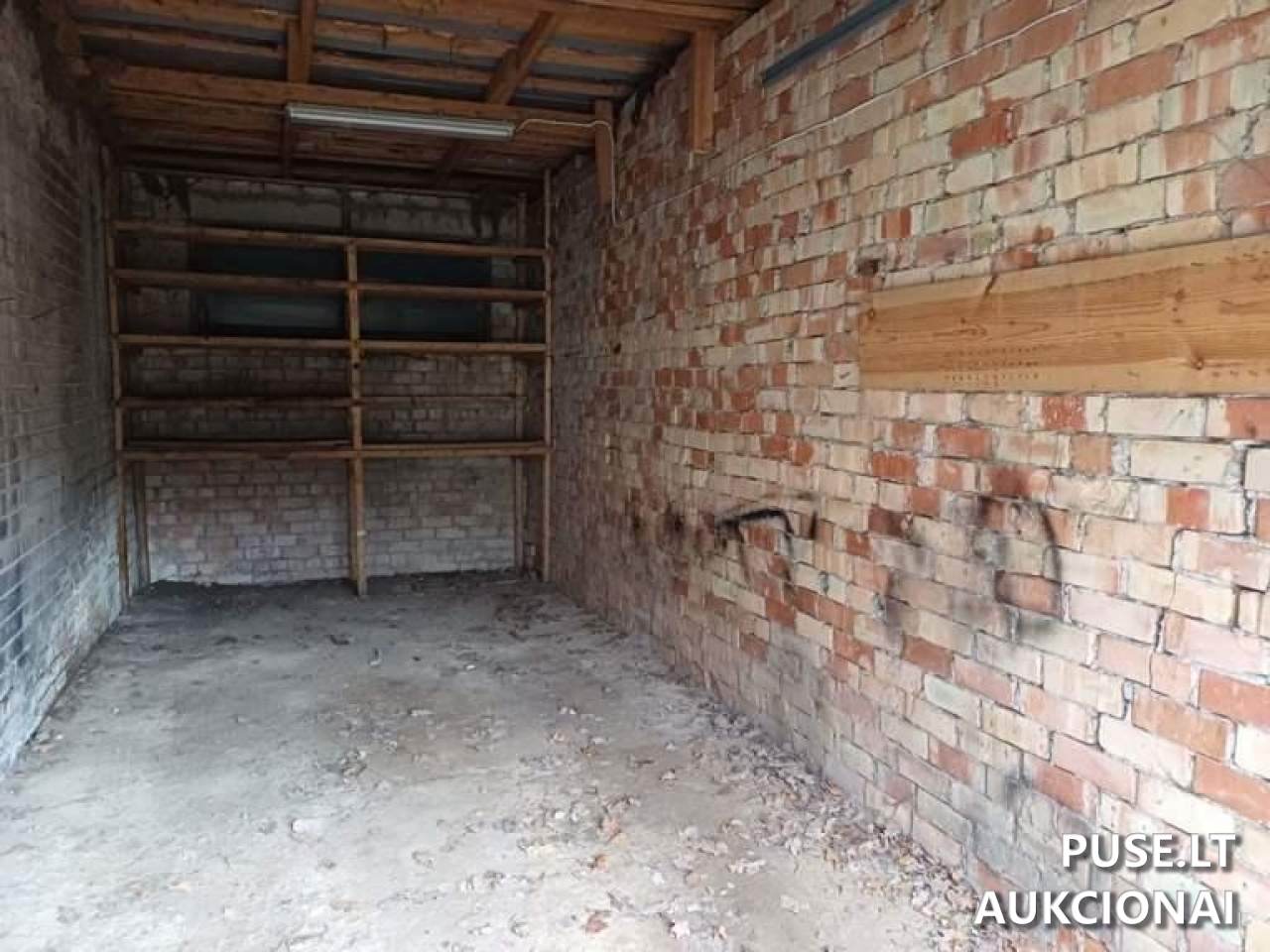 Garažas (boksas)Nr.1 Patalpos/Butai Bažnyčios g. 4, 71149 Šakiai, Lithuania 1