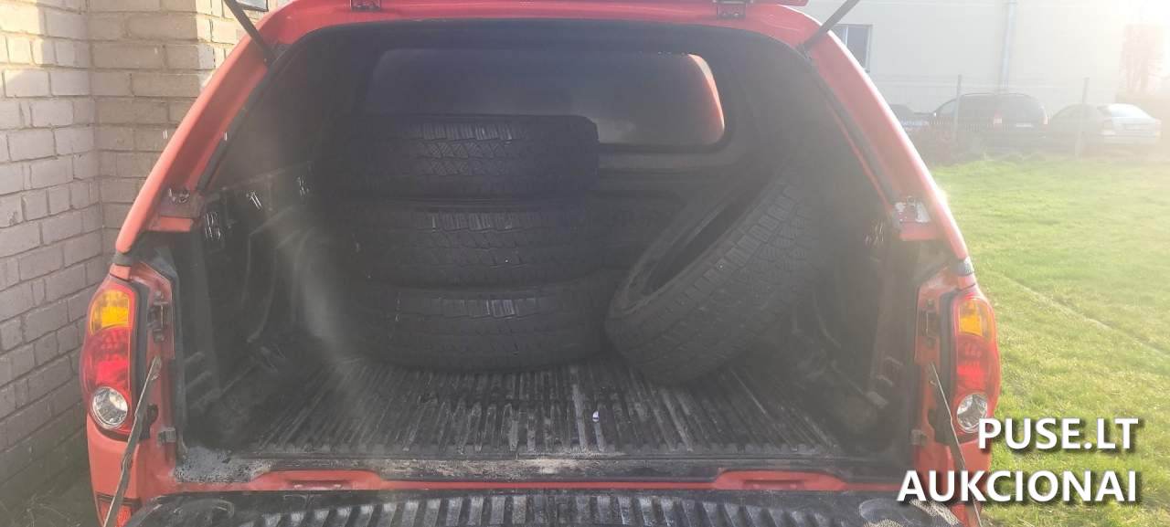 Automobilis "Mitsubishi L200" ir plastikinis įdėklas Lengvasis automobilis 5