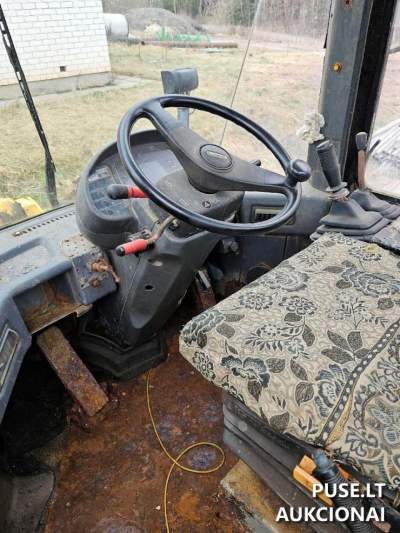 Parduodamas ratinis pakrovėjas Komatsu WA270-3 aukcione nuo 1900 EUR