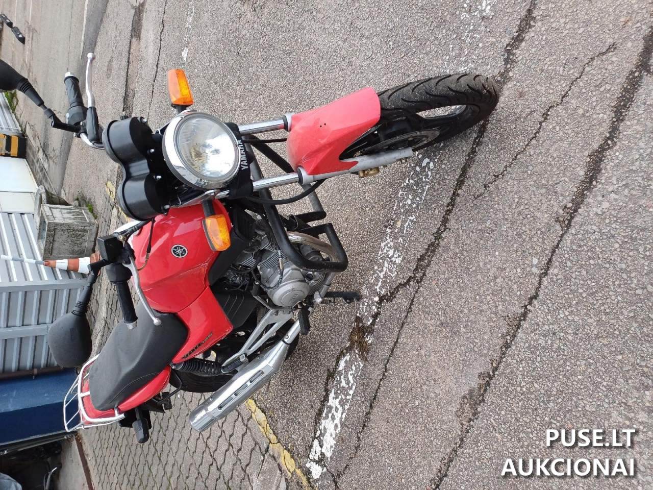 Yamaha YBR125 Motociklas 2