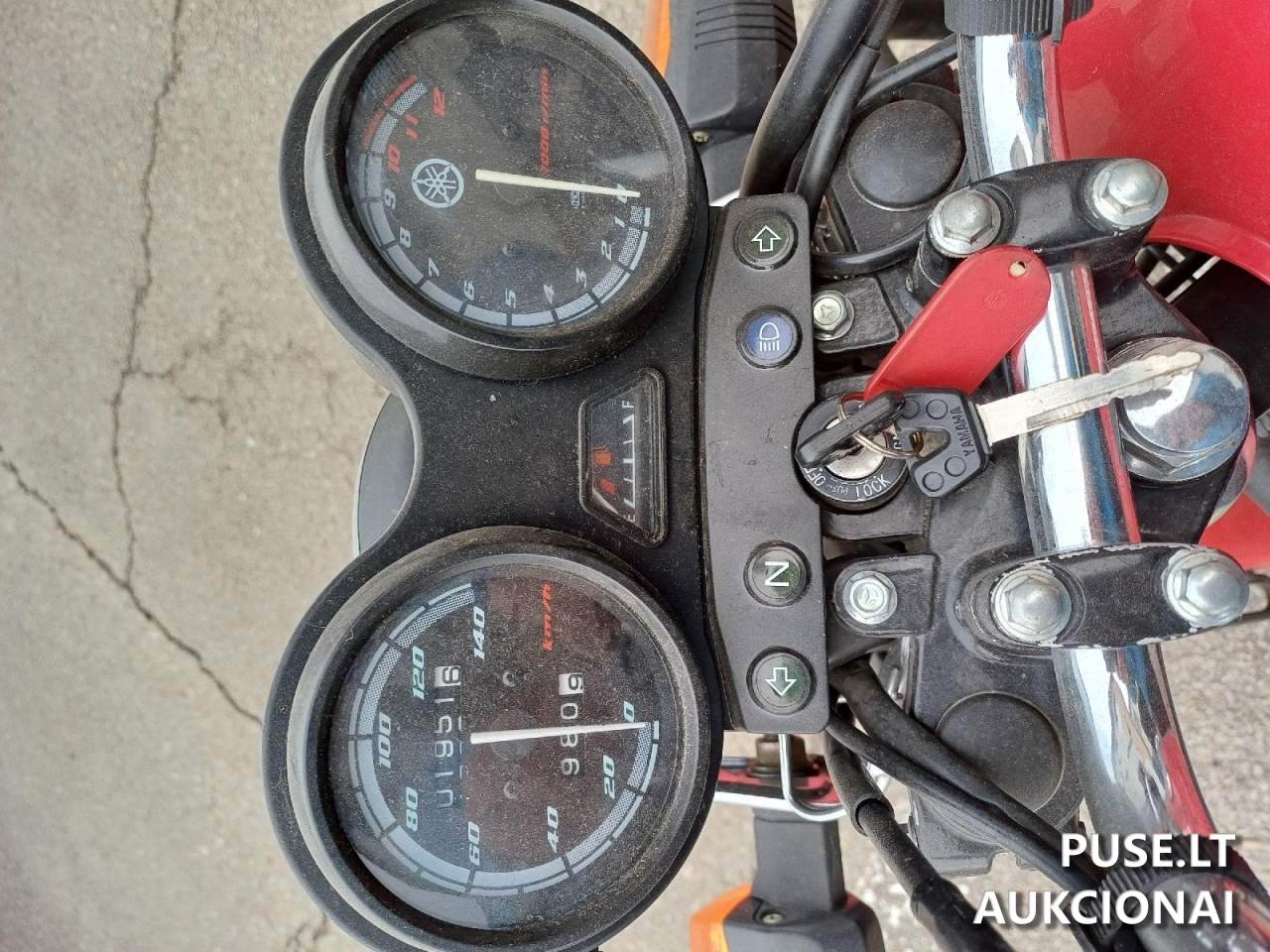 Yamaha YBR125 Motociklas 6