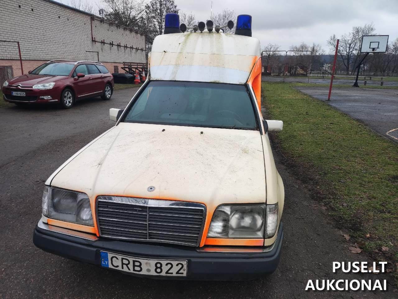 Automobilis Mercedes Benz E250 Lengvasis automobilis 2