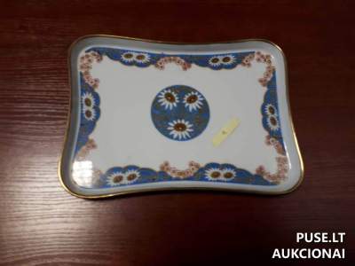 Nebrangūs naudoti indai, 114 vnt., pradinė kaina 368 EUR, parduodama Vilniaus antstolių aukcione