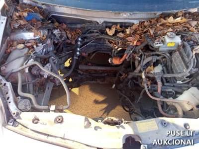 Parduodama naudota keleivinė transporto priemonė Toyota Prius 2011 m. pradinė kaina 1354 EUR