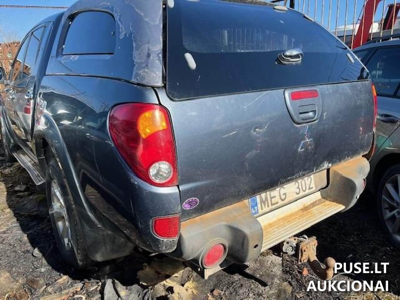 MITSUBISHI Nenurodyta 2