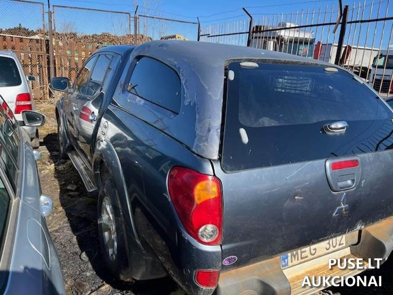 MITSUBISHI Nenurodyta 3