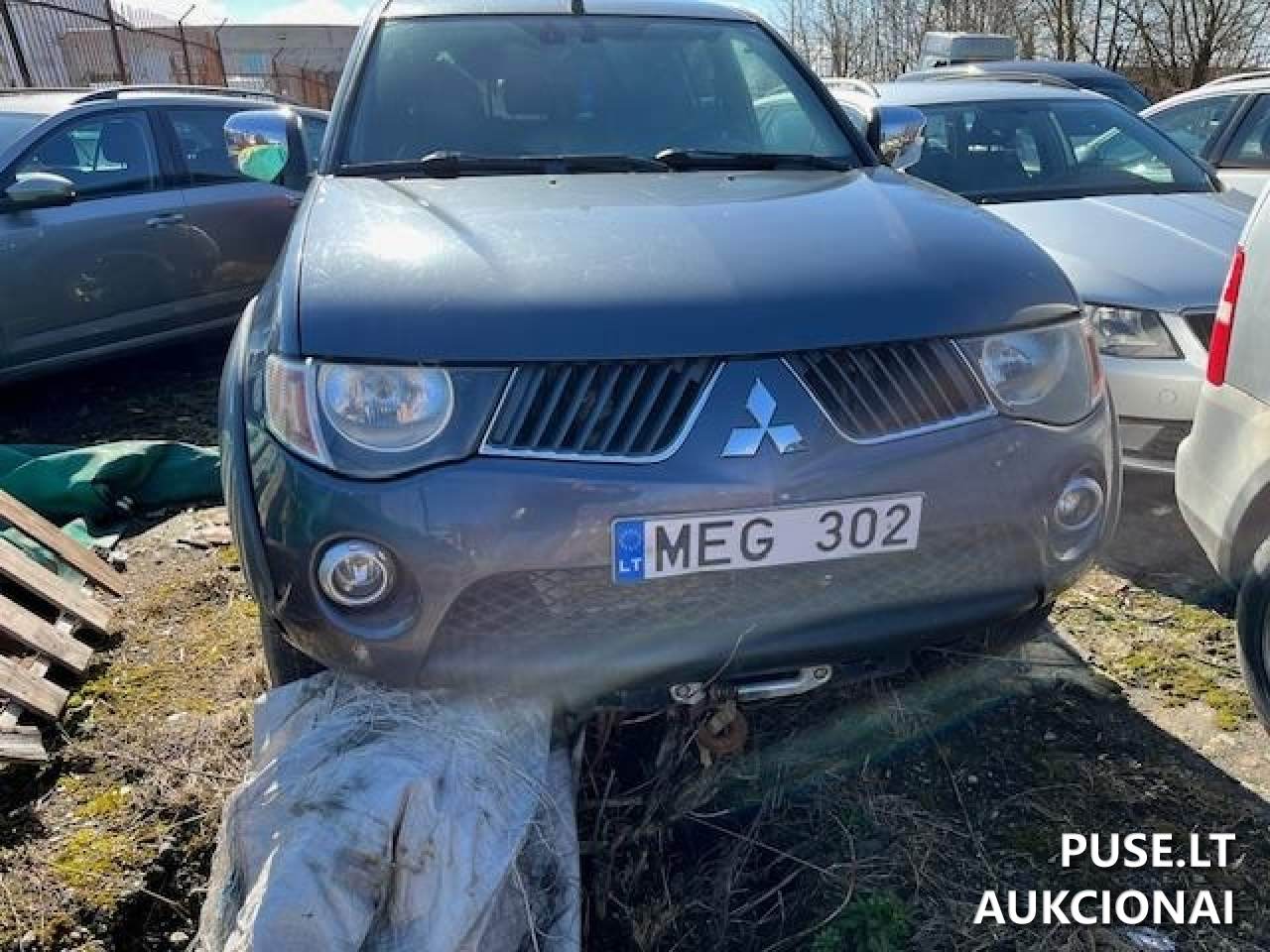 MITSUBISHI Nenurodyta 6