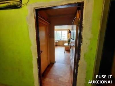 Mažas 1 kambario bendrabučio tipo butas Šiauliuose, Tilžės g. 52, pradinė kaina 6400 EUR