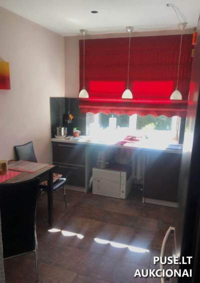 1/6 dalis buto Skuode, Šaulių g. 11, pradinė kaina 3600 EUR, antstolių varžytynės