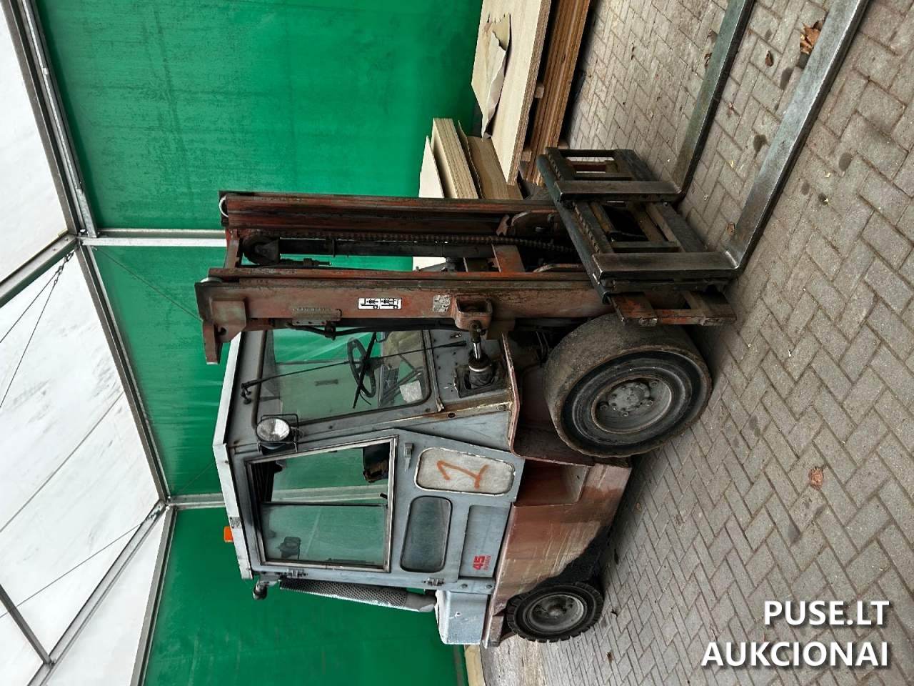 Dyzelinis krautuvas Nissan, Mašinos ir įrengimai 3