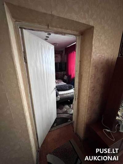 Parduodama 1/3 dalis 4 kambarių buto Varėnoje, Savanorių g. 46-1, pradinė kaina 7920 EUR