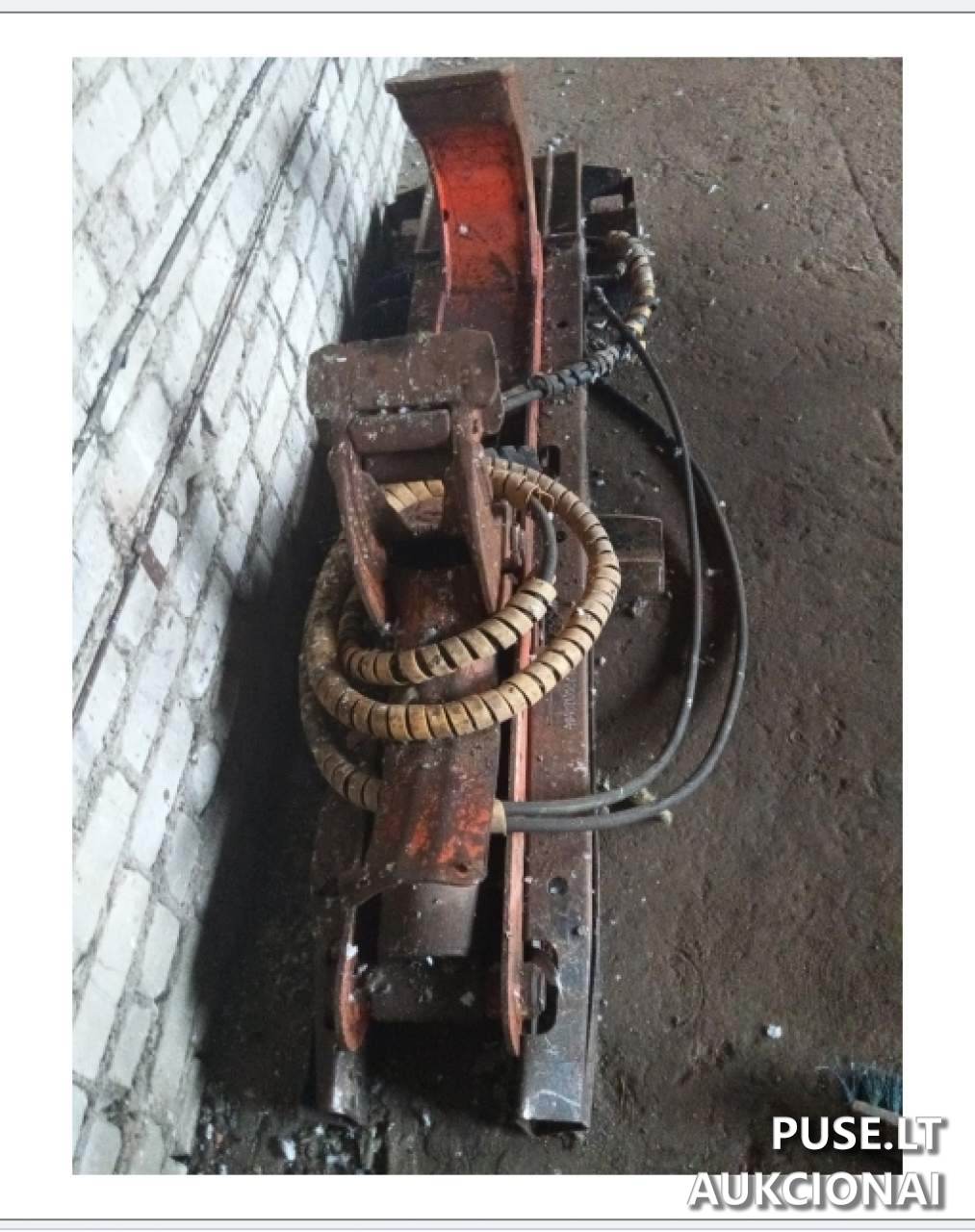 Medienos skaldytuvas Woodcracker L700 su papildomu rėmu Inv. nr. 31-41399 Kitas turtas 1