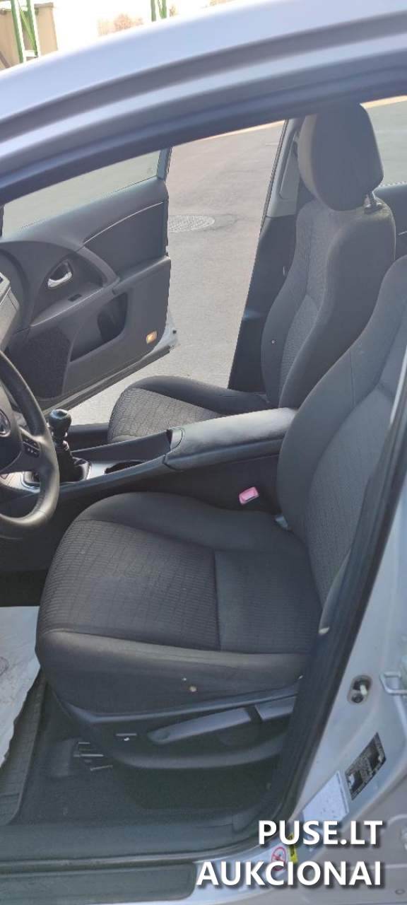 Lengvasis automobilis Toyota Avensis Lengvasis automobilis 7