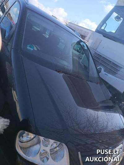 VW Touran automobilis Panevėžio rajone, pradinė kaina 1852 EUR, dyzelinas, 2003 m. gamybos