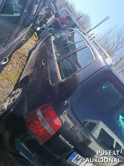 VW TOURAN 2004m. dyzelinas parduodamas aukcione nuo 1951 EUR Panevėžio rajone