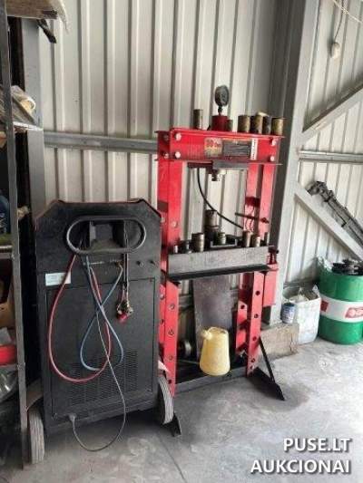 Pramoninis hidraulinis presas aukcione pradine kaina 240 EUR