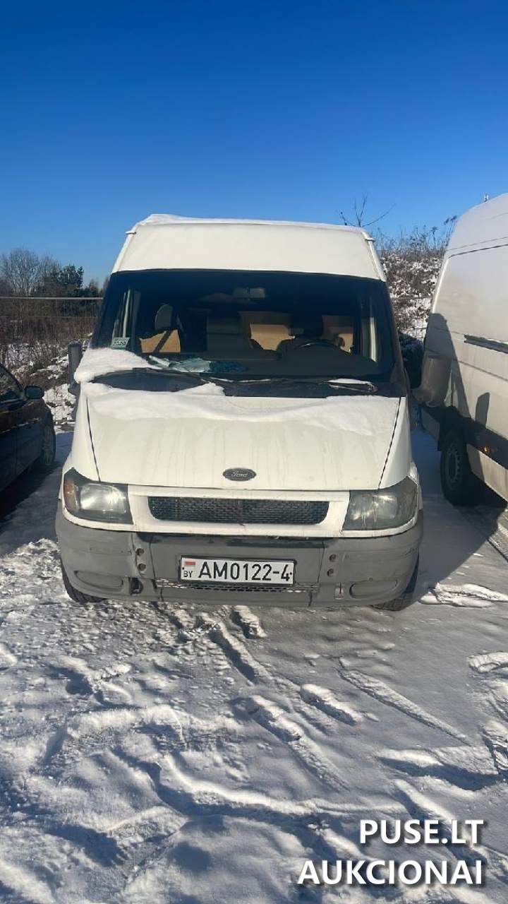 Volvo S80 ir Ford Transit Neklasifikuota 3