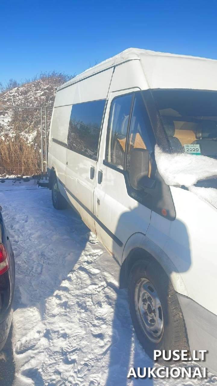 Volvo S80 ir Ford Transit Neklasifikuota 4