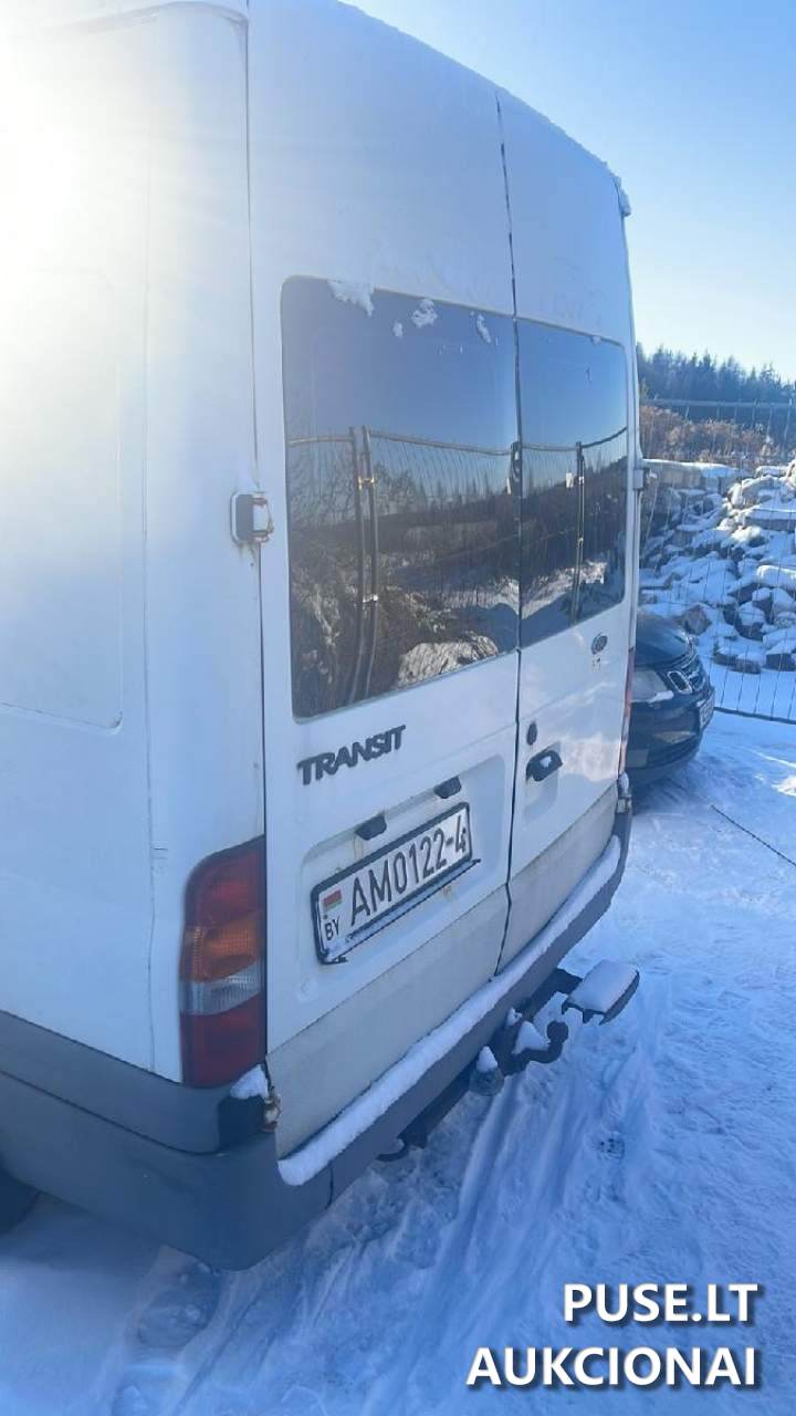 Volvo S80 ir Ford Transit Neklasifikuota 7