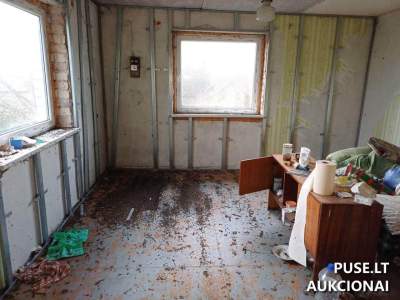 Butas Anykščių rajone, Repšėnų kaime, 1215 EUR pradine kaina - turto aukcionas