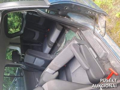 Automobilis Mazda 5 2007m. benzinas 107 kW parduodamas aukcione už 420 EUR