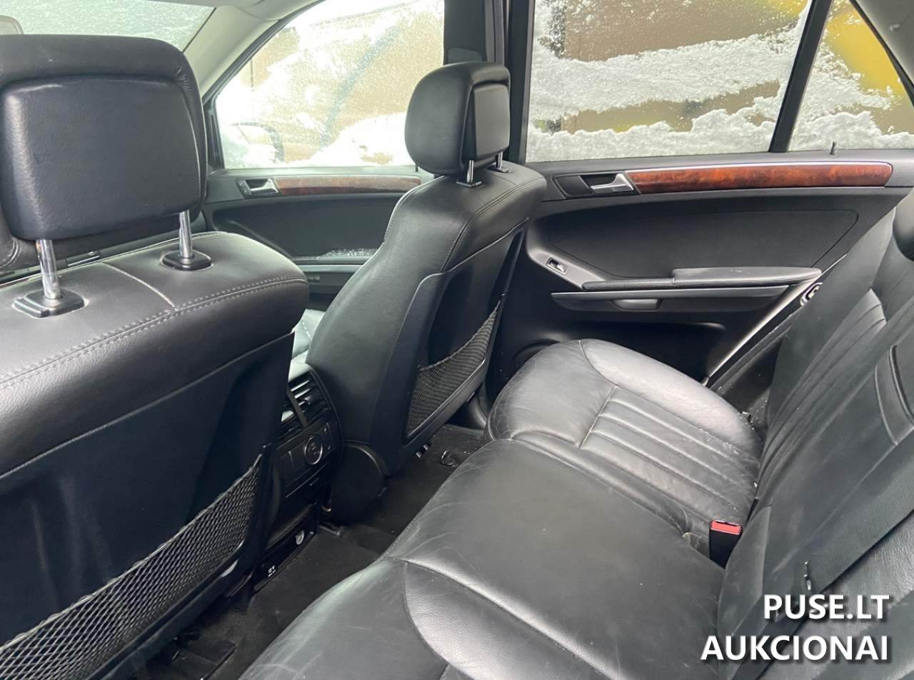 Mercedes Benz ML Keleivinis automobilis 1