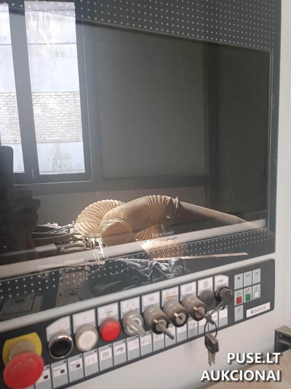 Įranga ir kitas turtas Mašinos ir įrengimai 17