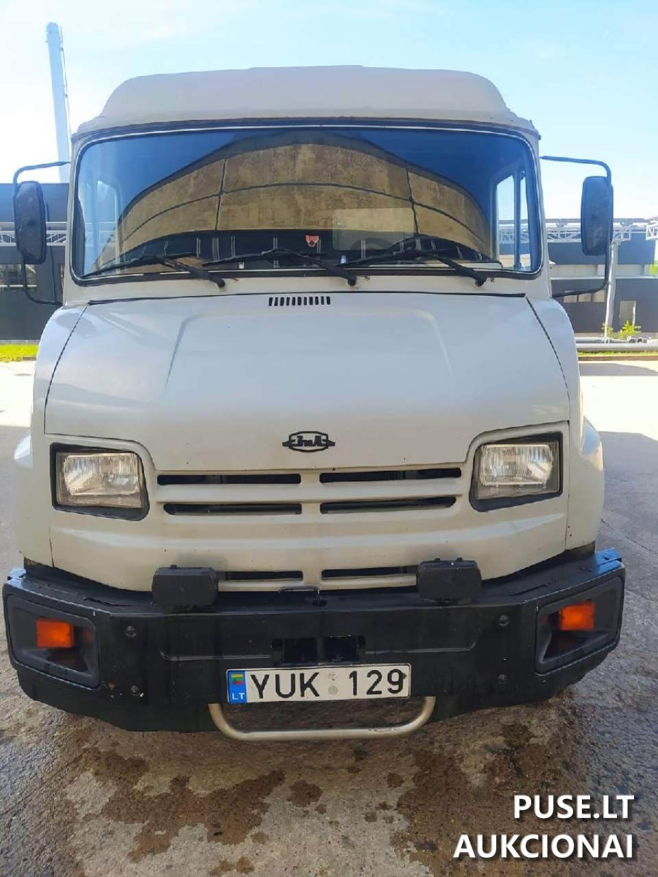 ZIL 5301 Krovininis automobilis nuo 3,5t. iki 12t. 2