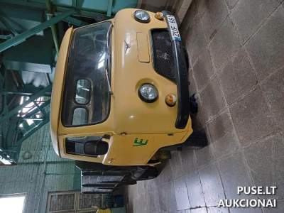 Krovininis automobilis UAZ 3303 su defektais parduodamas aukcione nuo 968 EUR