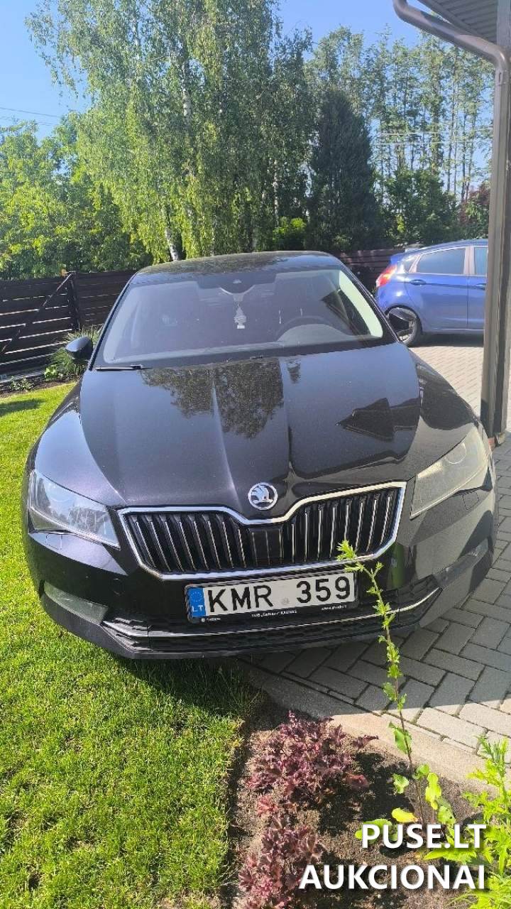 Automobilis Skoda Superb Keleivinis automobilis 2