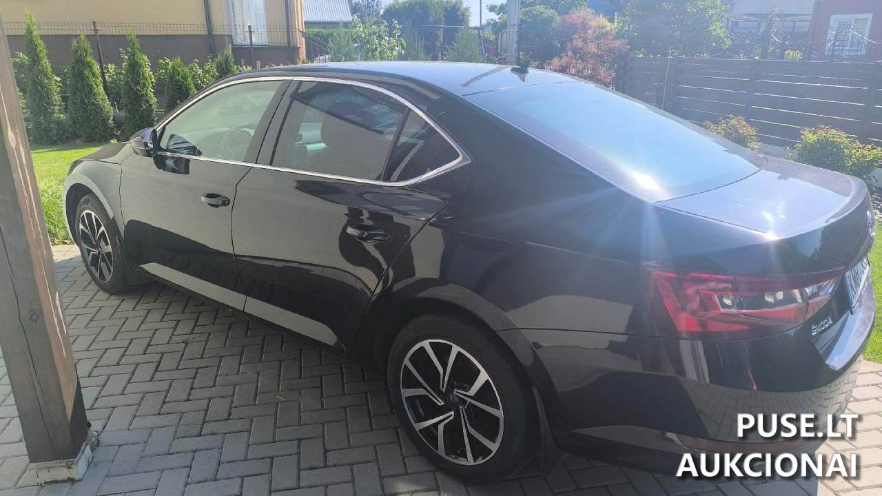 Automobilis Skoda Superb Keleivinis automobilis 3