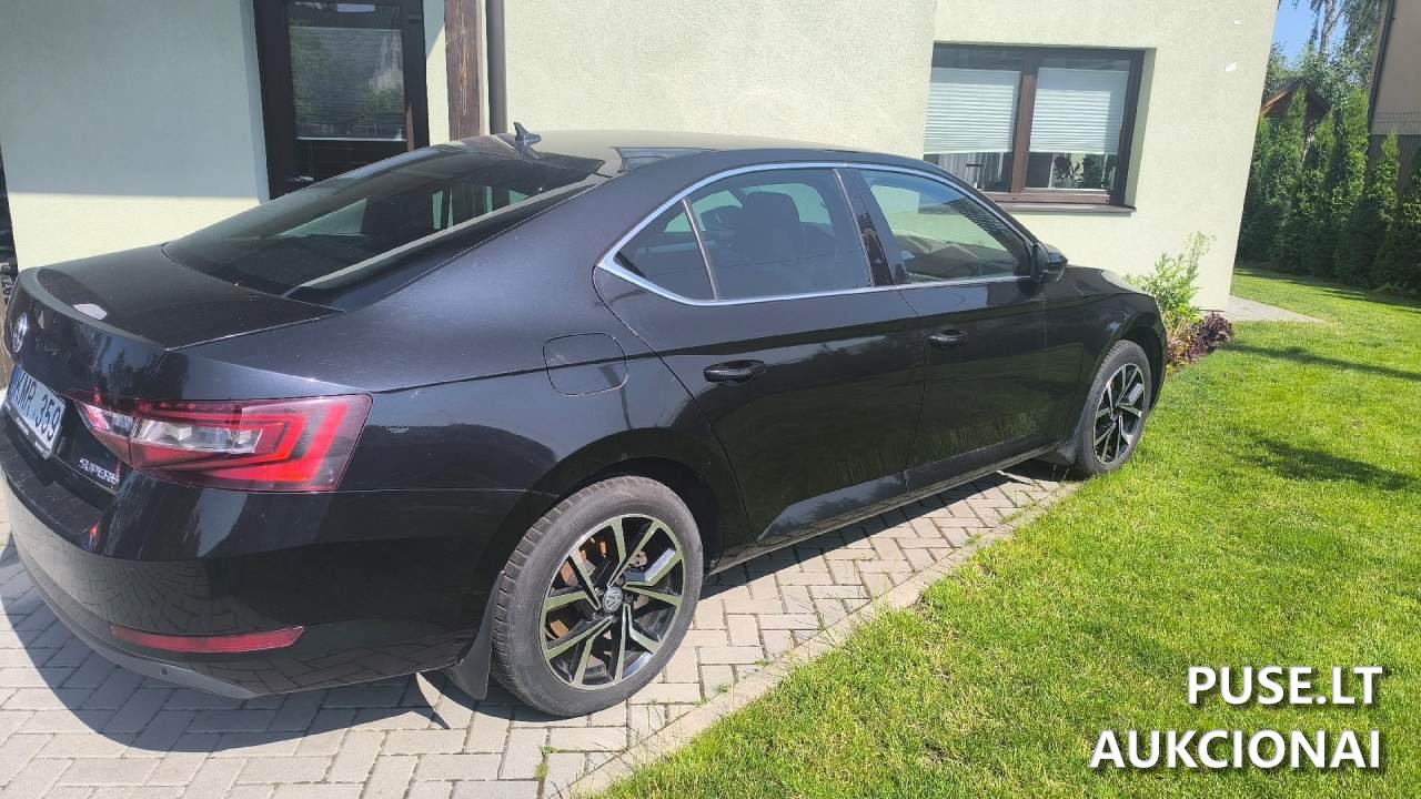 Automobilis Skoda Superb Keleivinis automobilis 4