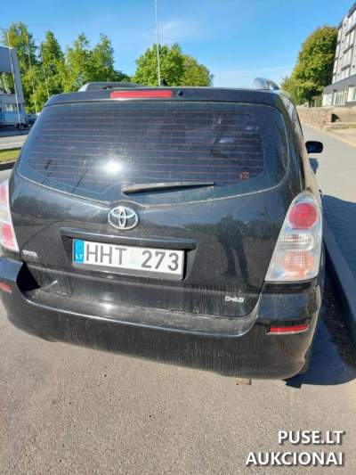 Parduodamas keleivinis automobilis TOYOTA COROLLA VERSO aukcione, pradinė kaina 2400 EUR