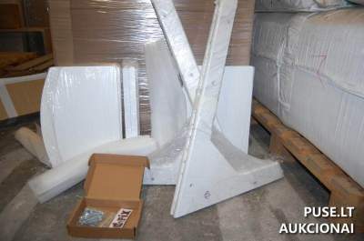 Vaikiškos kėdės (2 vnt) aukcionas Panevėžyje, pradinė kaina 59 EUR