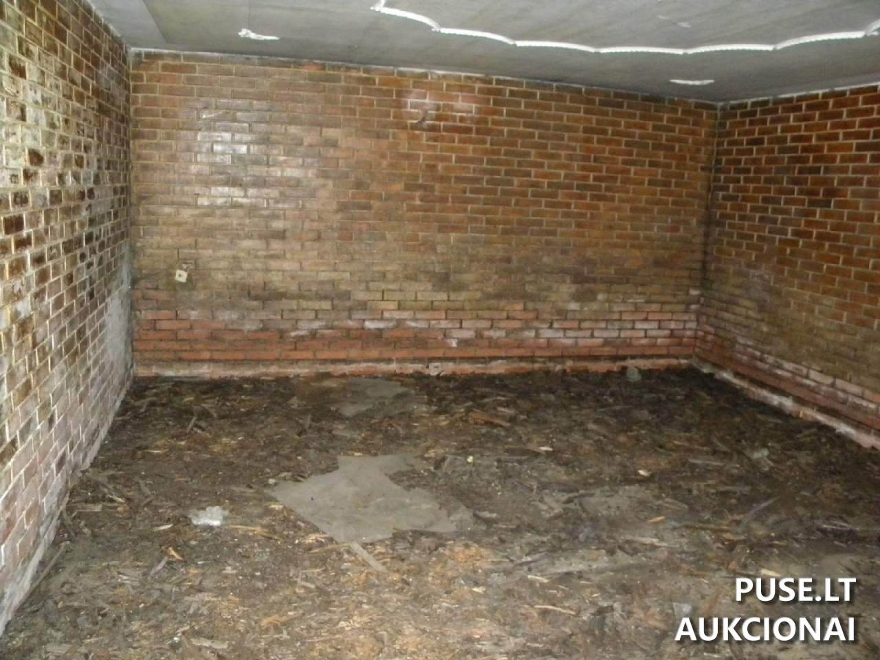 Klubas su sporto sale Pastatai Ventos g. 81B, 81168 Kuršėnai, Lithuania 1