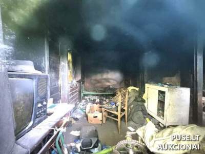 Parduodamas gyvenamasis namas su Ūkio pastatu ir 20 arų žemės sklypu Plungės rajone, Dargaičių kaime, pradinė kaina 6450 EUR