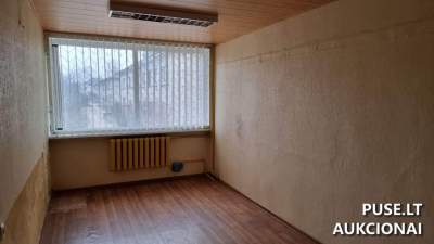 Kasos patalpos Utenoje, J. Basanavičiaus g. 94, pradinė kaina 8858 EUR